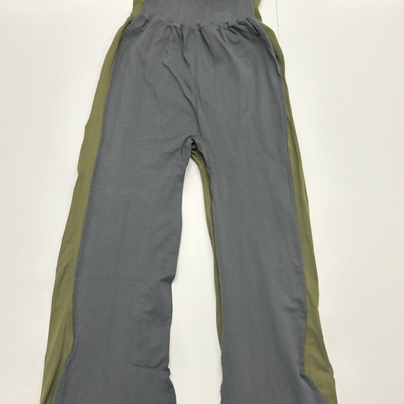 FP Movement Free People Good Karma Flare Onesie Dark Grey XS/S mis-stamped - Picture 8 of 11